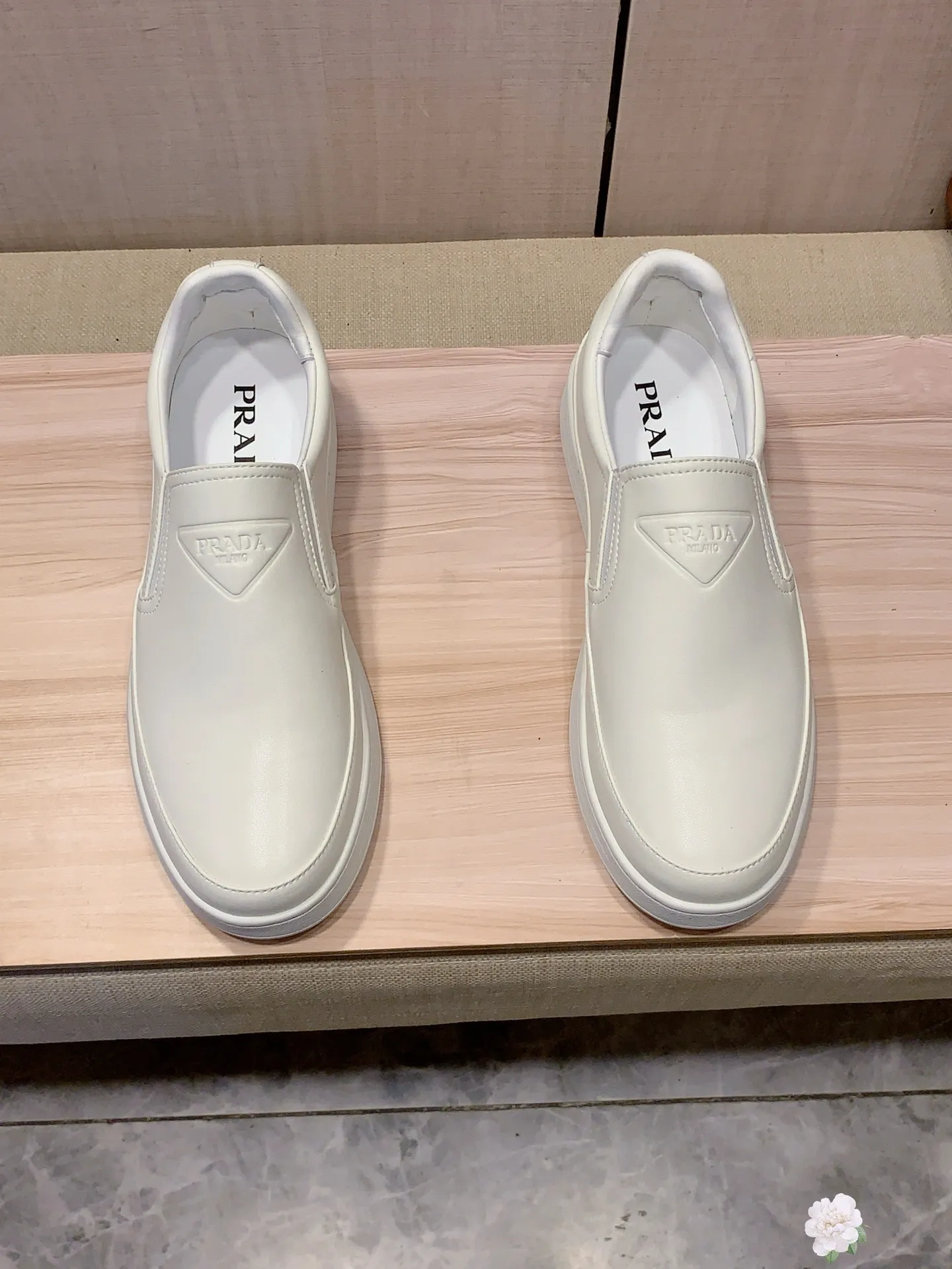Men's Men's Shoes💰442💰💰🎩🎩[Lightning][Lightning] "PRADA*" The latest and most popular casual shoes, top brand [seduce] luxury ~ purchasing agency, top quality ~. [Strong] The upper is made of imported breathable cowhide with material ➕ breathable sheepskin feet (•) and fine workmanship. The original stylish and stylish soft rubber wear-resistant and non-slip outsole is light and comfortable on the feet. The real thing looks better when photographed. b66: code: 38-44, 4️⃣ colors selected